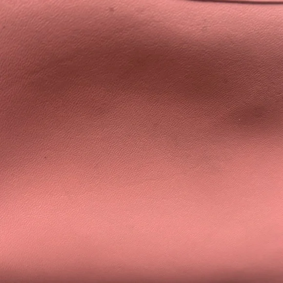 Coach pink handbag with leather and gold colored hardware - Picture 5 of 8